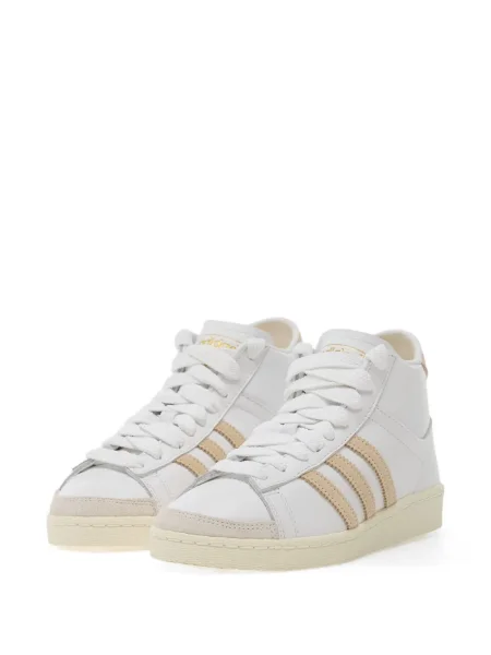 Pălărie Adidas cu dungi cu platformă din jerseu alb