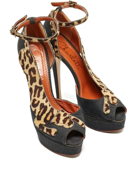 Czółenka Charlotte Olympia na platformie z nadrukiem w panterkę