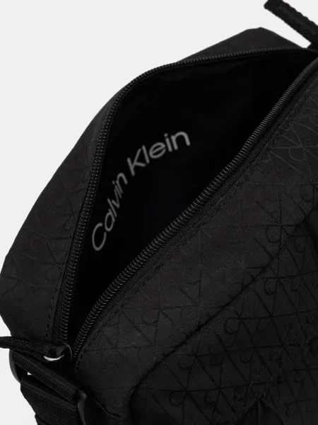 Táska Calvin Klein fekete