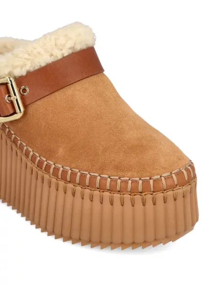 Papuci tip mules Chloé cu pană cu cataramă maro
