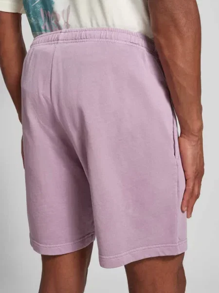 Szorty z dzianiny dresowej o kroju regular fit z detalem z logo Mazine
