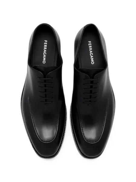 Ниски обувки Ferragamo кепър черно