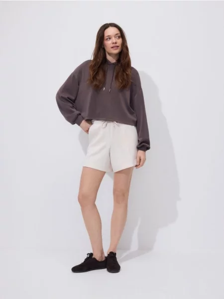 Reserved Szorty z modalem beżowy