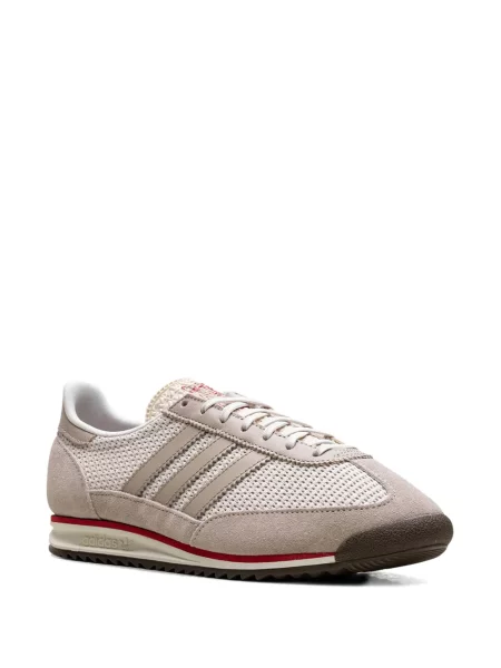 Маратонки Adidas кафяво