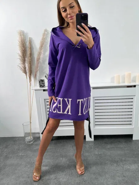 Rochie Marka Niezdefiniowana cu glugă cu imagine de costum violet