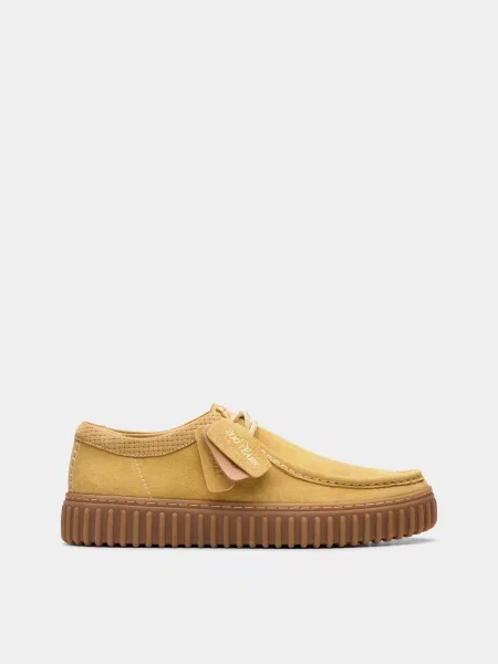 Замшевые ботинки Clarks золотые