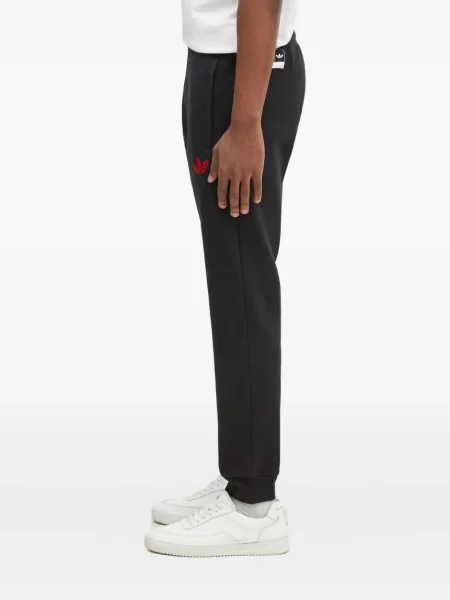 Spodnie cargo Adidas w paski z nadrukiem czarne