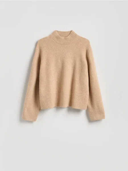 Reserved Pulover cu guler înalt bej