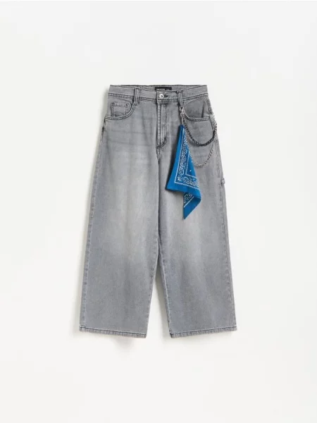 Reserved Джинси baggy з ланцюжком і банданою світло-сірий сірі