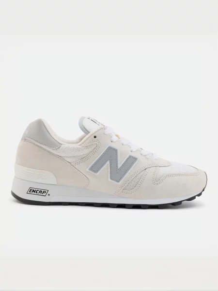 Замшевые повседневные кроссовки New Balance белые