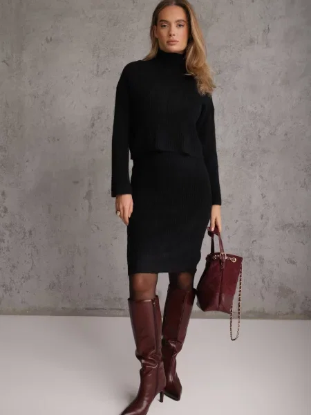 Prążkowany Komplet z Dzianiny z Wełną i Bawełną Golf i Sukienka Bodycon Mirrela czarny