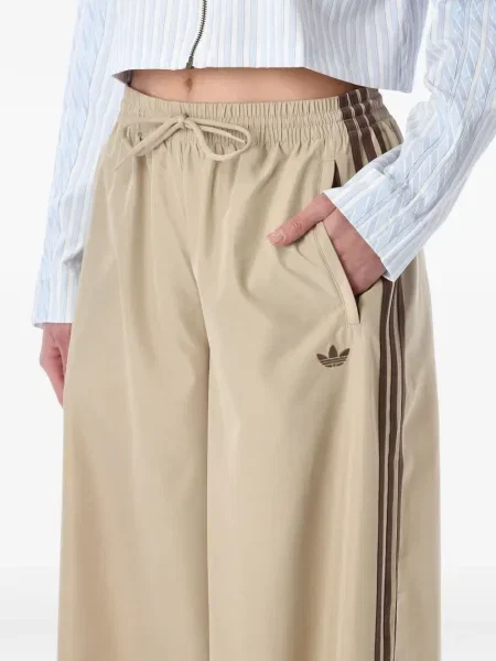Pantaloni scurți Adidas alergare auriu