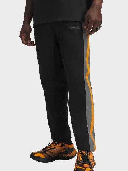 Брюки Under Armour черные