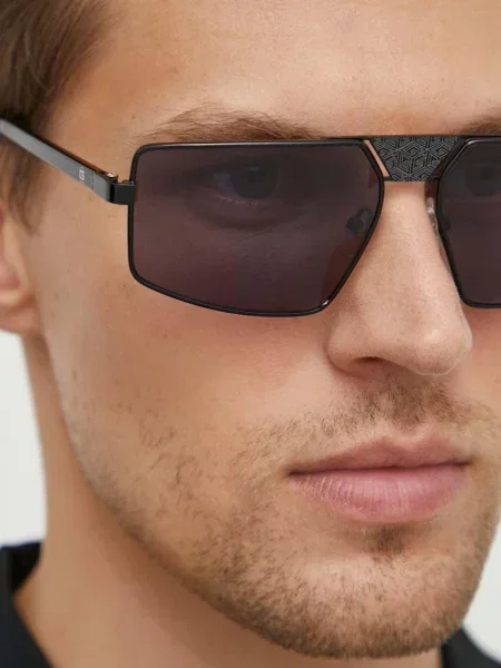Sončna očala Guess črna