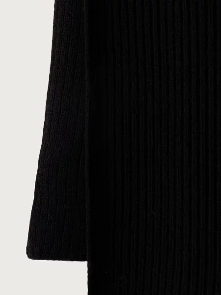 Calvin Klein šal z volno črna