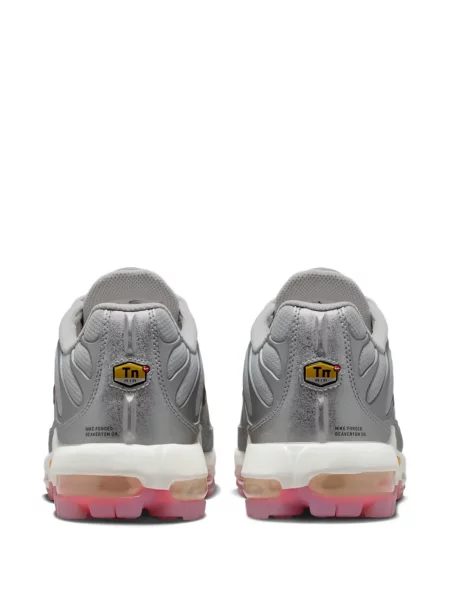 Tenisice Nike Air Max Plus s vezicama s čipkom siva