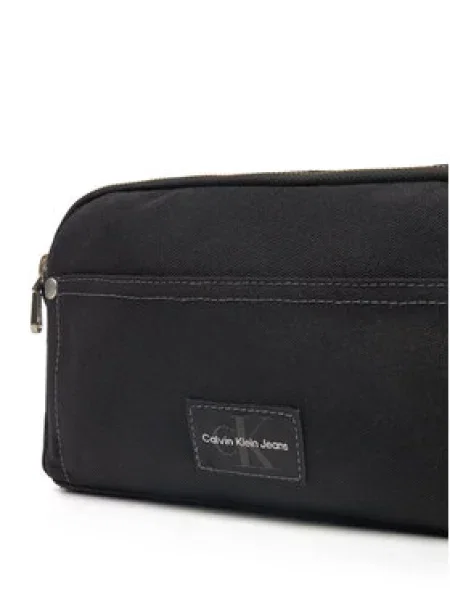 Calvin Klein Jeans Válltáska Sport Essentials Camera Bag W fekete
