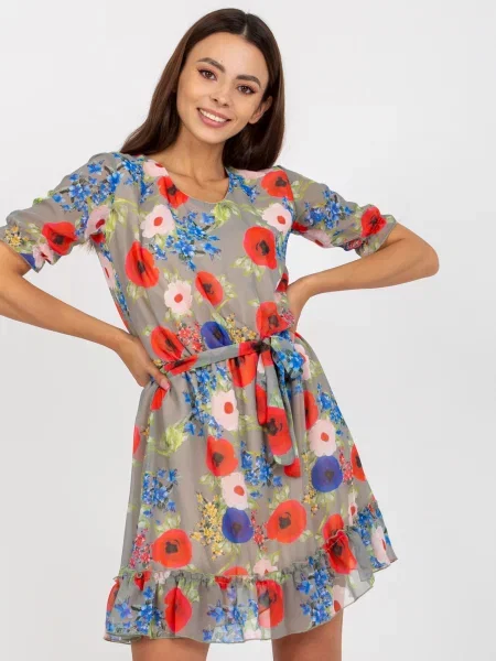 Kratek mini obleka Fashionhunters s cvetličnim vzorcem s kratkimi rokavi kaki
