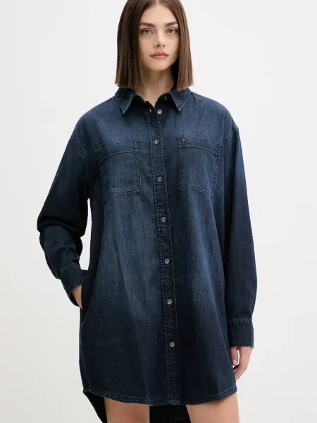 Дънкова рокля Tommy Jeans къса с уголемена кройка тъмносиньо