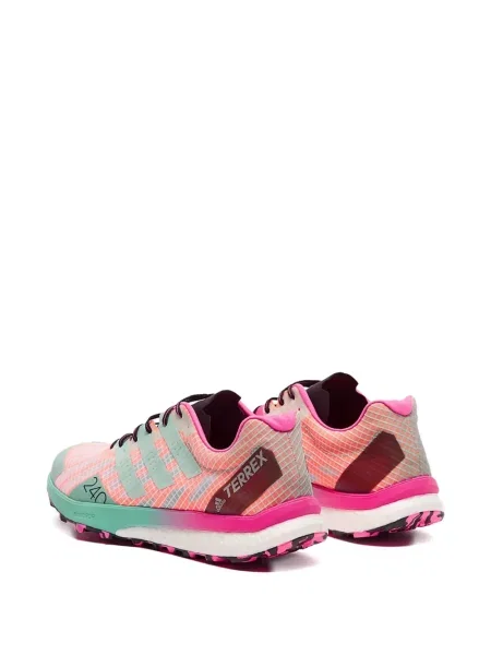 Pruhované trekkingové lněné tenisky Adidas UltraBoost šedé