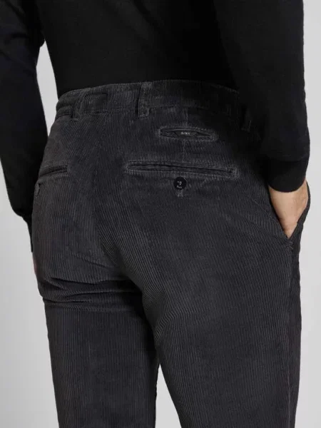 Spodnie sztruksowe o kroju slim fit z z tyłu model ‘Fabio’ Brax