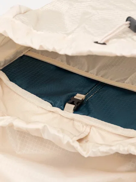 Gregory Nano 16 l kréta fehér városi hátizsák. Méret: 16 l bézs