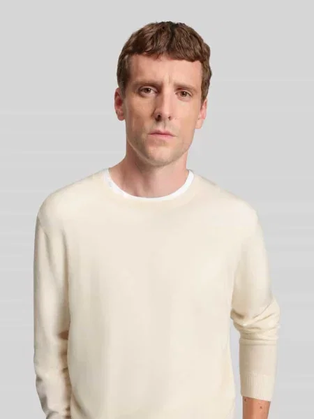 Sweter o kroju regular fit z dzianiny z czystego kaszmiru model ‘EMIGLIORE’ Boss biały
