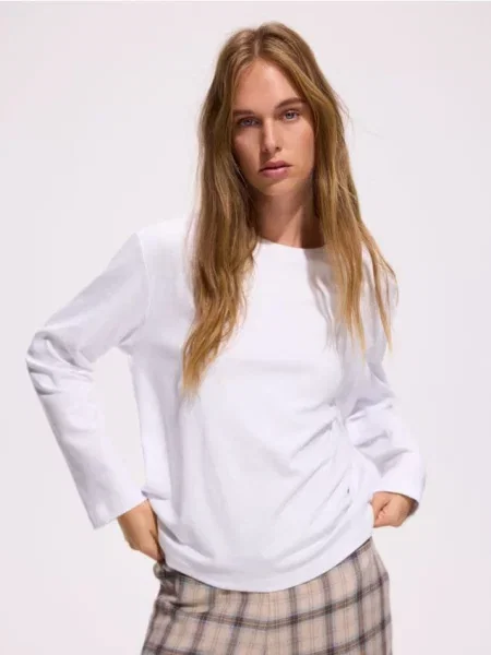 Reserved Bluză lungă oversize din alb