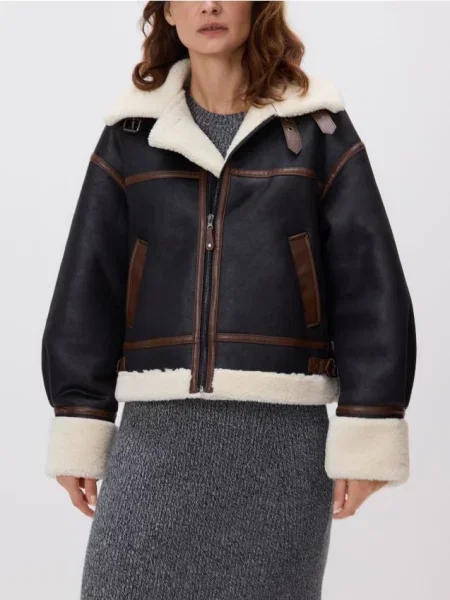 Reserved Куртка з імітацією кожушка чорний