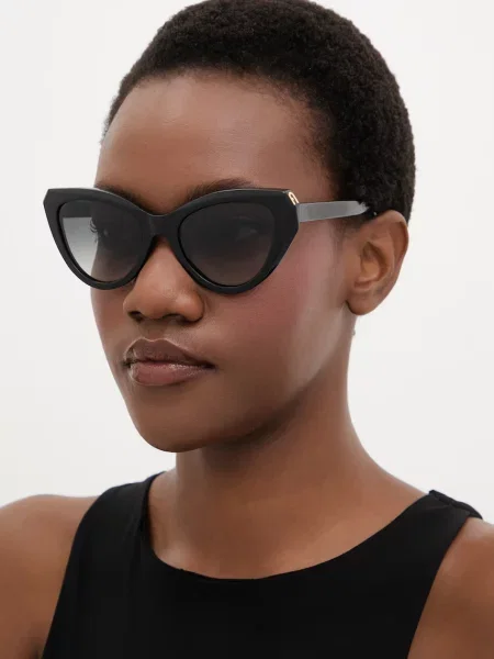 Furla sunčane naočale mačje oči za žene crna