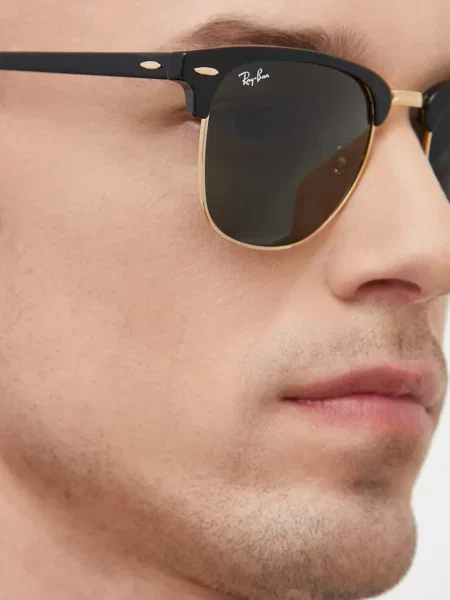Napszemüveg Ray-Ban Clubmaster Classic black/gold/green Méret: 55 fekete