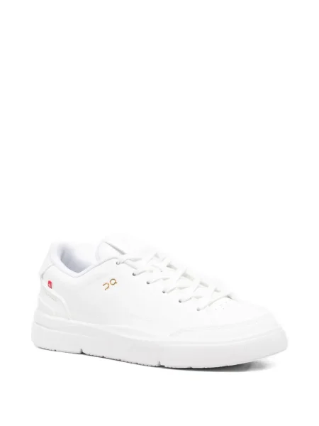 Sneakerși On cu șireturi din dantelă alb