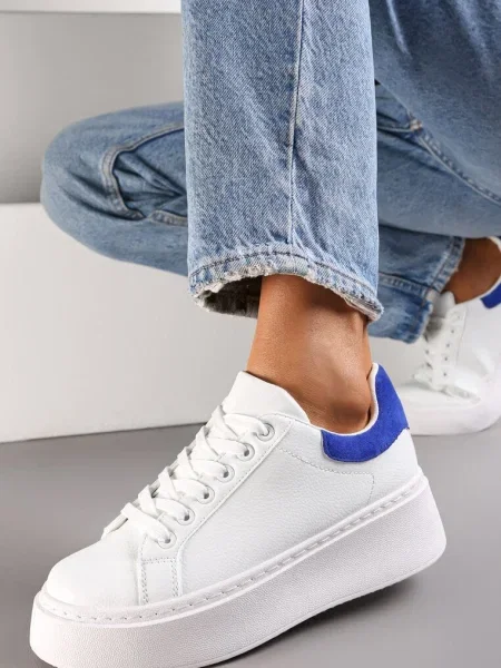 Biało-Niebieskie Sneakersy z Kolorowym Zapiętkiem na Platformie Sirendia białe