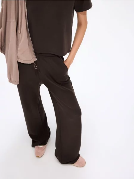 Pantaloni Reserved maro