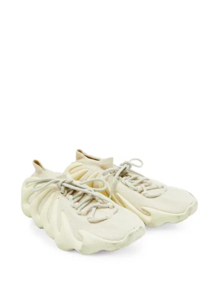 Маратонки Adidas Yeezy с връзки с дантела