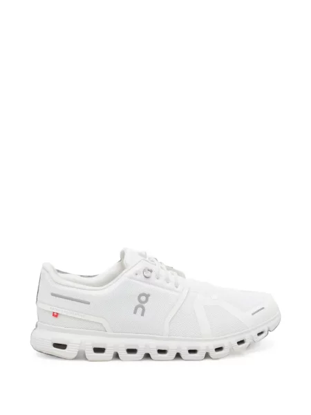 Sneakerși On alb