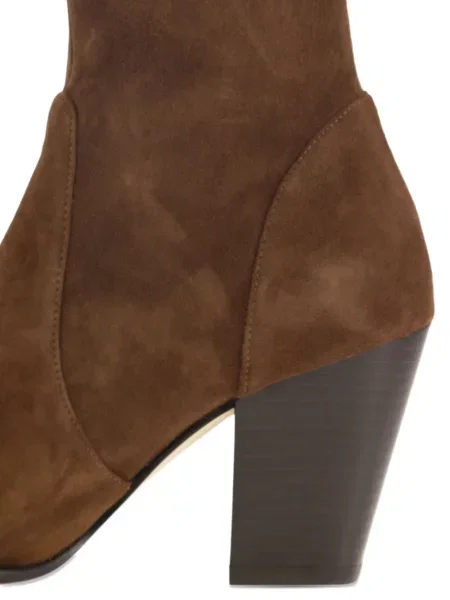 Botine Stuart Weitzman din piele de căprioară maro