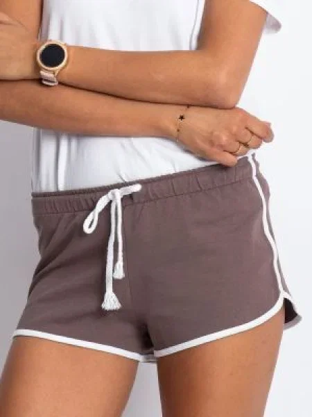 Pantaloni scurți Basic Feel Good maro