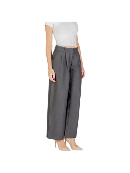 ONLY Pantaloni cutați HATTIE închis gri