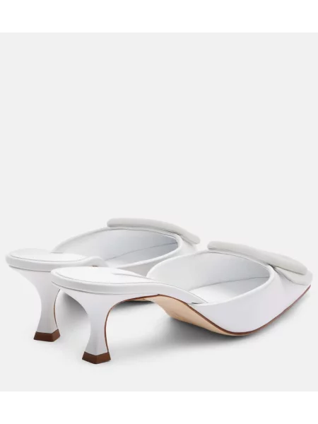 Papuci tip mules Manolo Blahnik din piele alb
