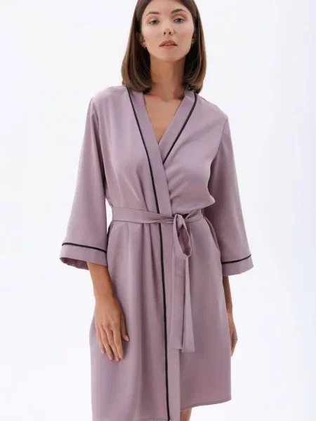 Женский короткий халат рожевий