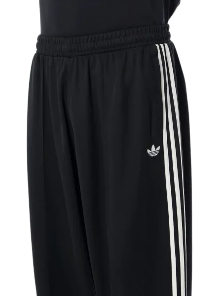 Pantaloni Adidas alergare cu broderie chunky verde