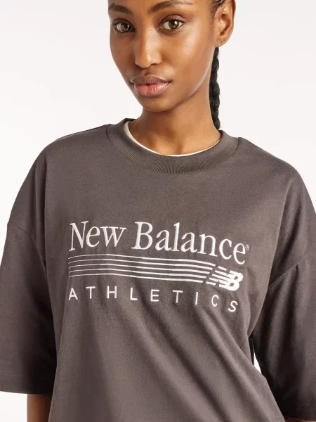 Футболка New Balance чорна