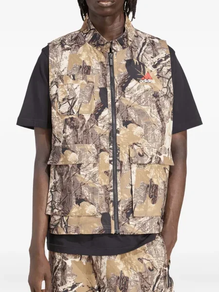 Pruhované kraťasy Adidas s výstřihem do v jersey černé