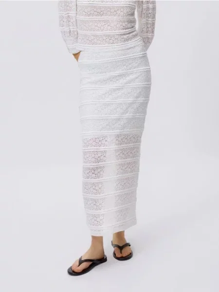 Reserved Fustă midi din dantelă alb