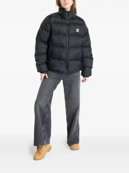 Dlouhé běžecké boty Adidas Terrex s krátkými rukávy s výstřihem do v černé