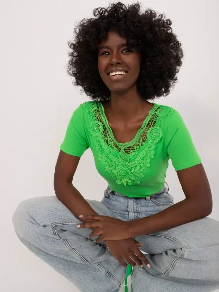 Bluza Fashionhunters s čipko zelena