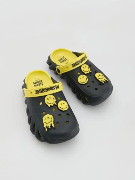 Сандалии Reserved с ремешками черные