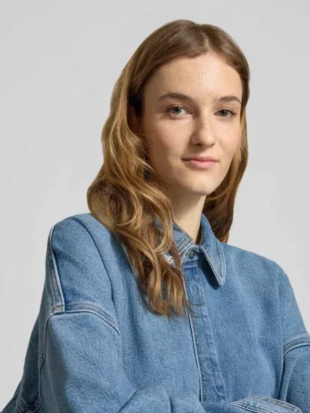 Bluzka jeansowa z kołnierzykiem koszulowym Calvin Klein Jeans niebieska