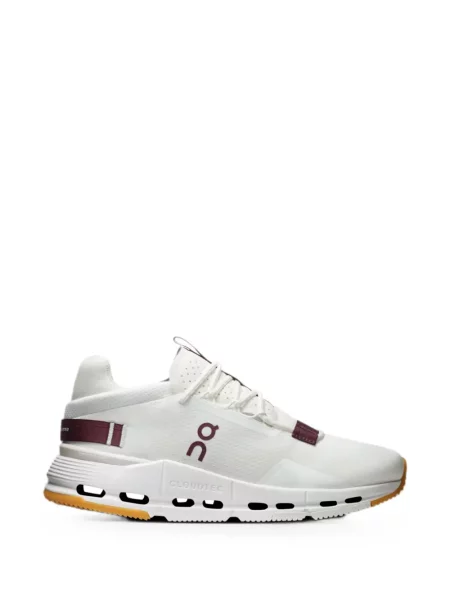 Sneakerși On alb